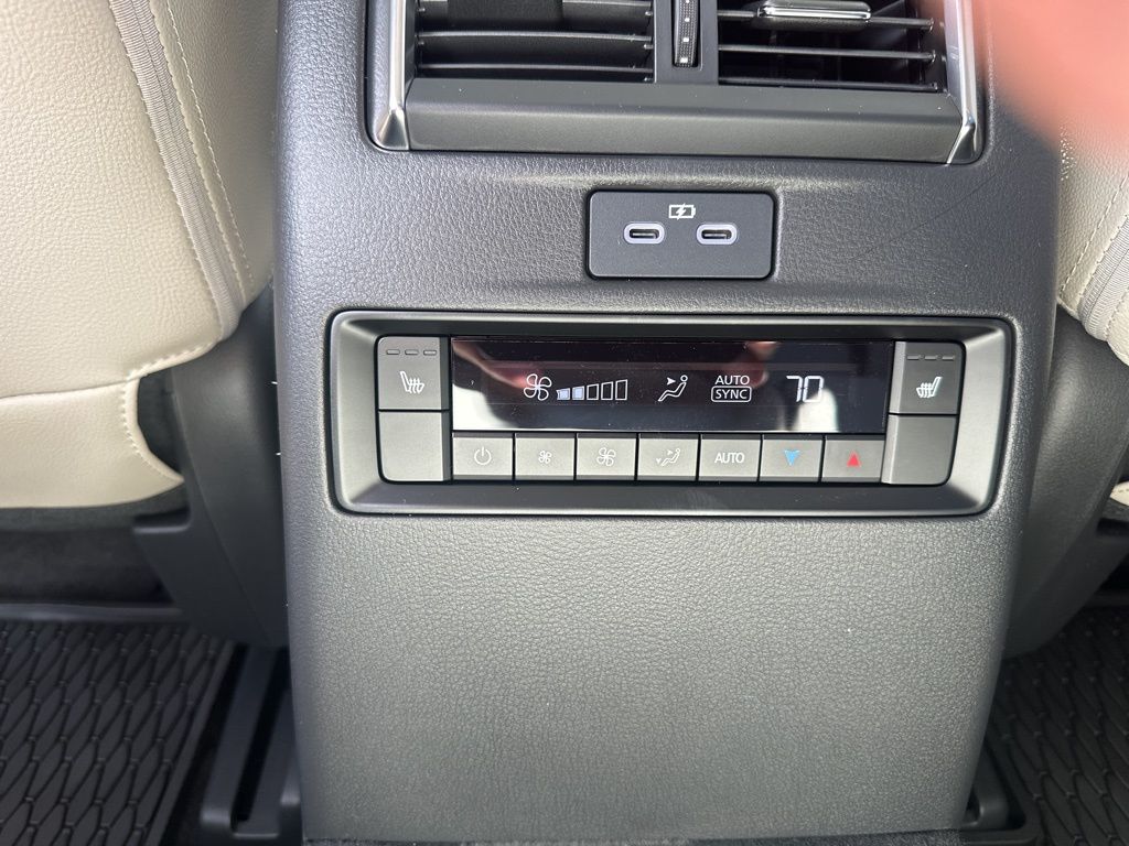 2026 Mazda CX-90 Premium Package - Photo 30