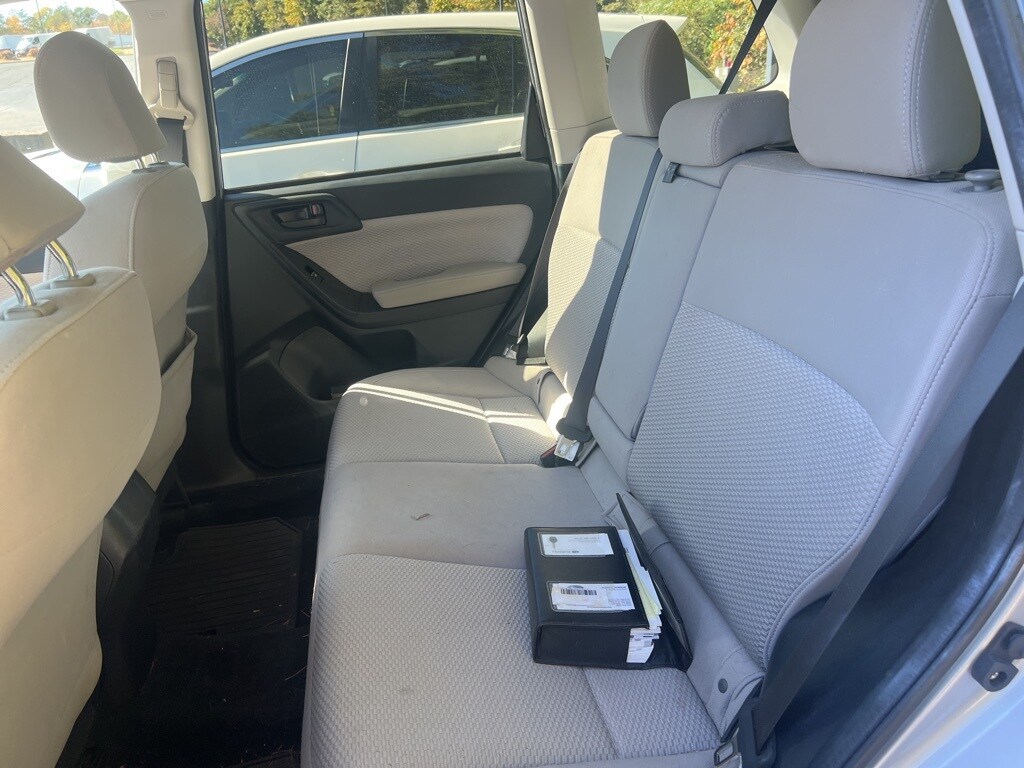 2017 Subaru Forester 2.5i Premium photo 2