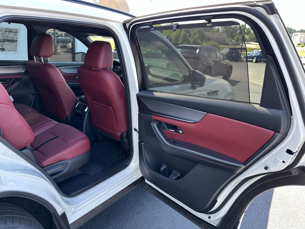 2026 Mazda CX-70 Premium Package - Photo 16