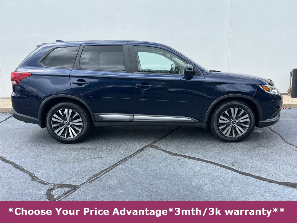 2020 Mitsubishi Outlander SE photo 2