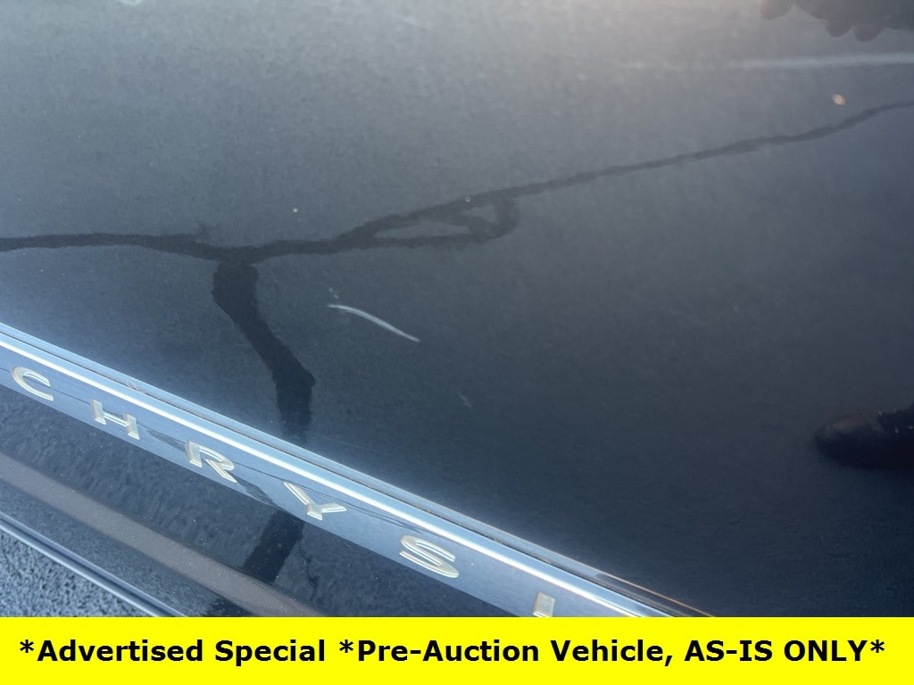 Used 2015 Chrysler Town & Country Touring Minivan/Van