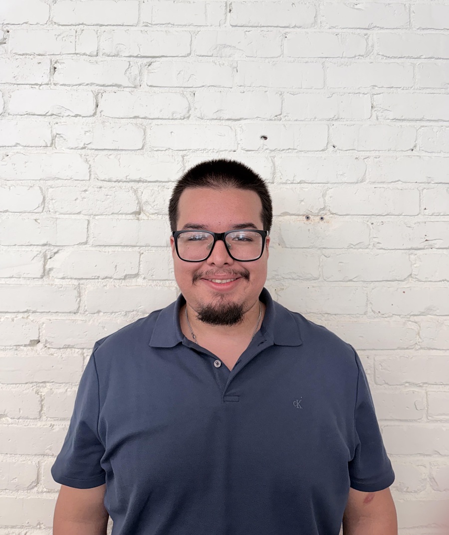 Staff member Andy Guevara from ID_fb70083ec928