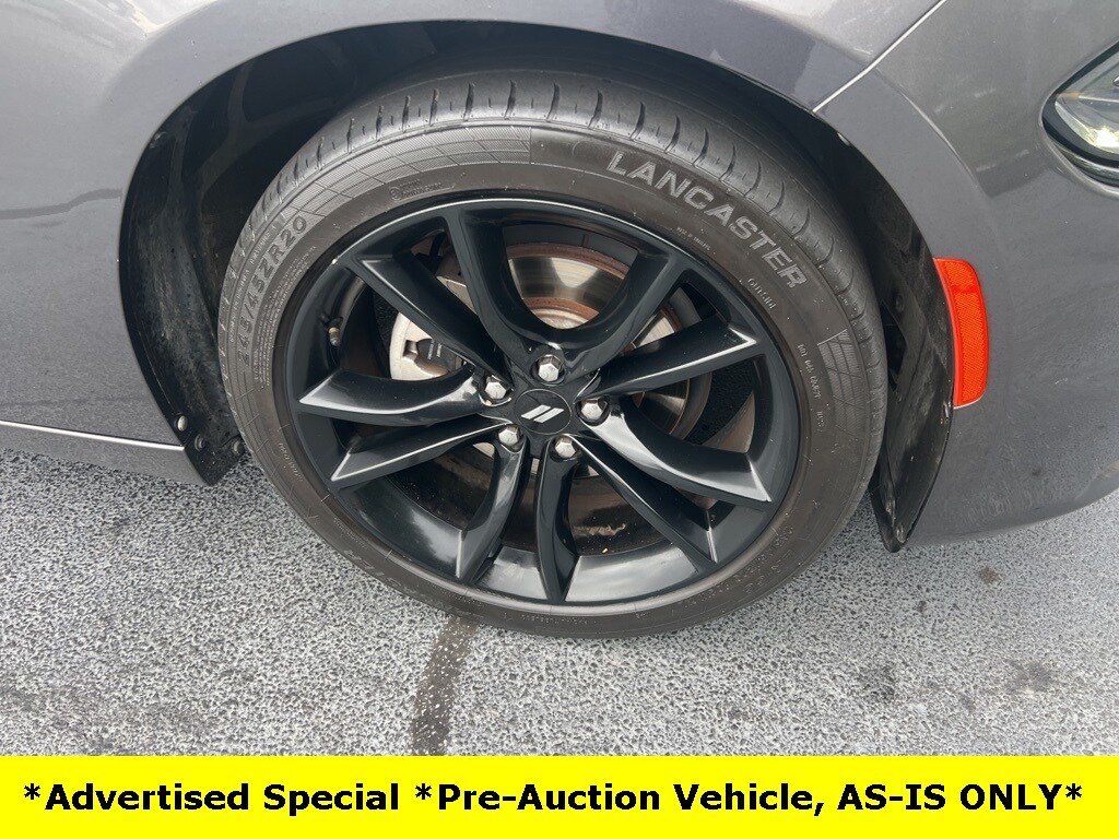 2018 Dodge Charger SXT photo 2