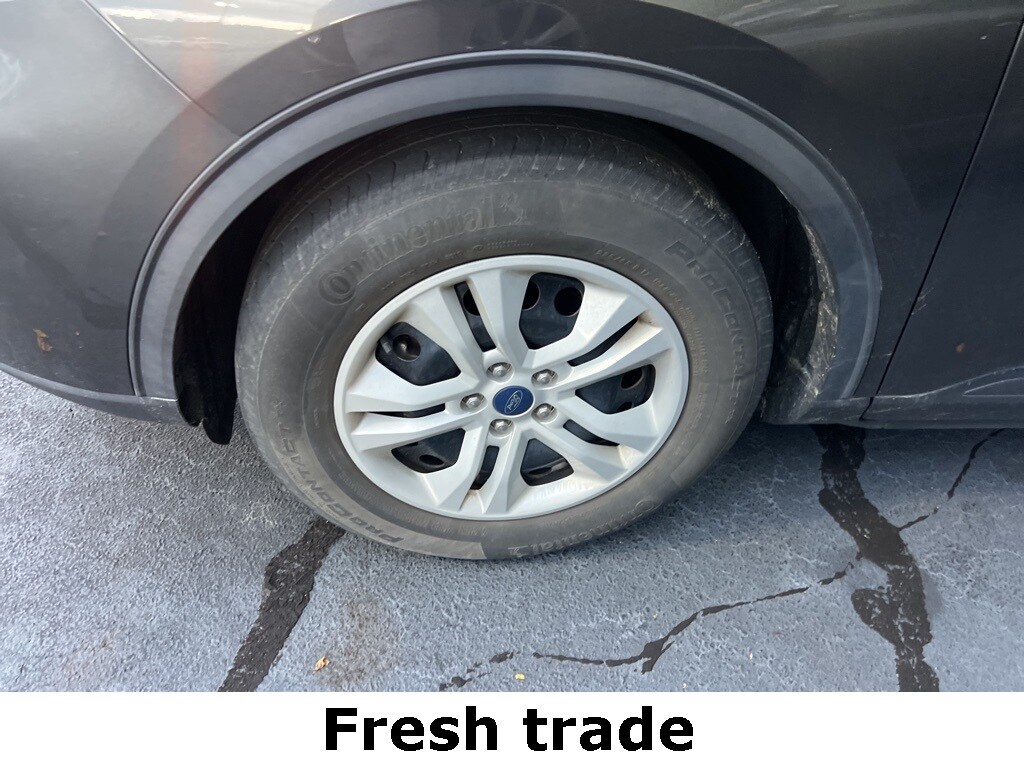 2020 Ford Escape S photo 2