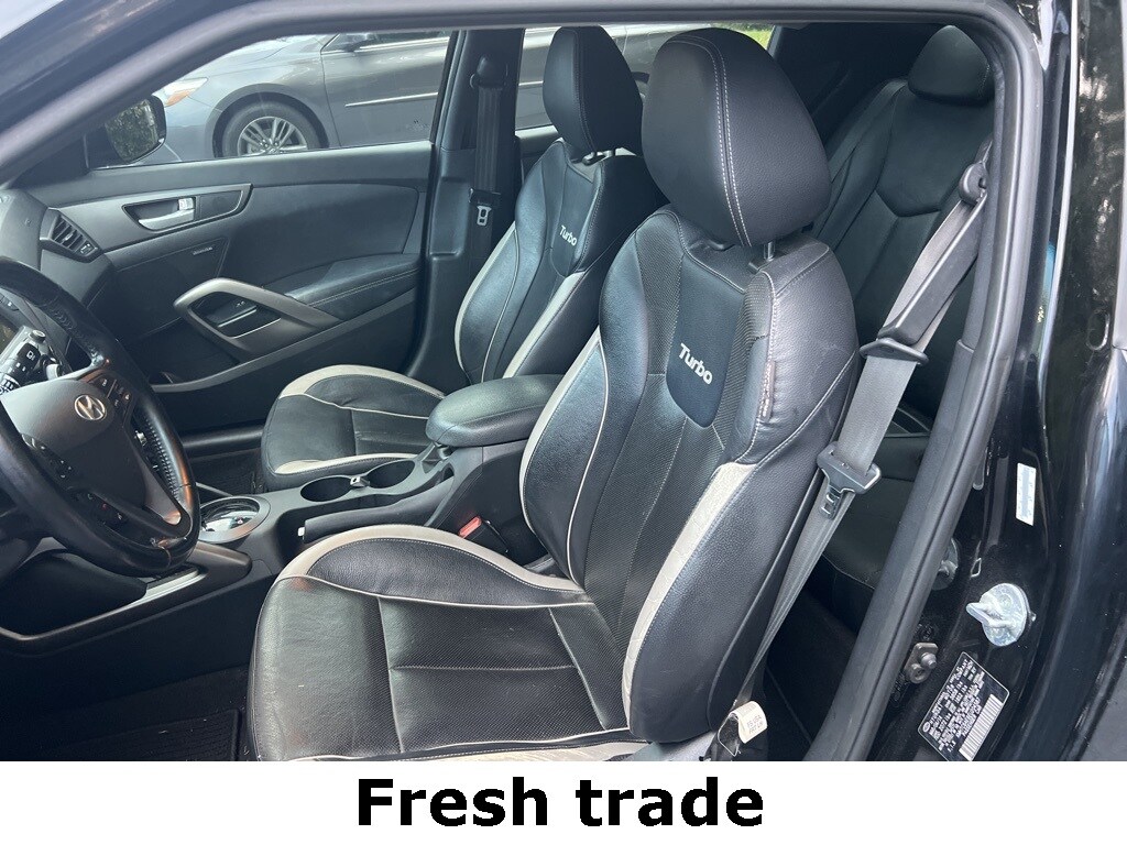 2014 Hyundai Veloster Turbo photo 2