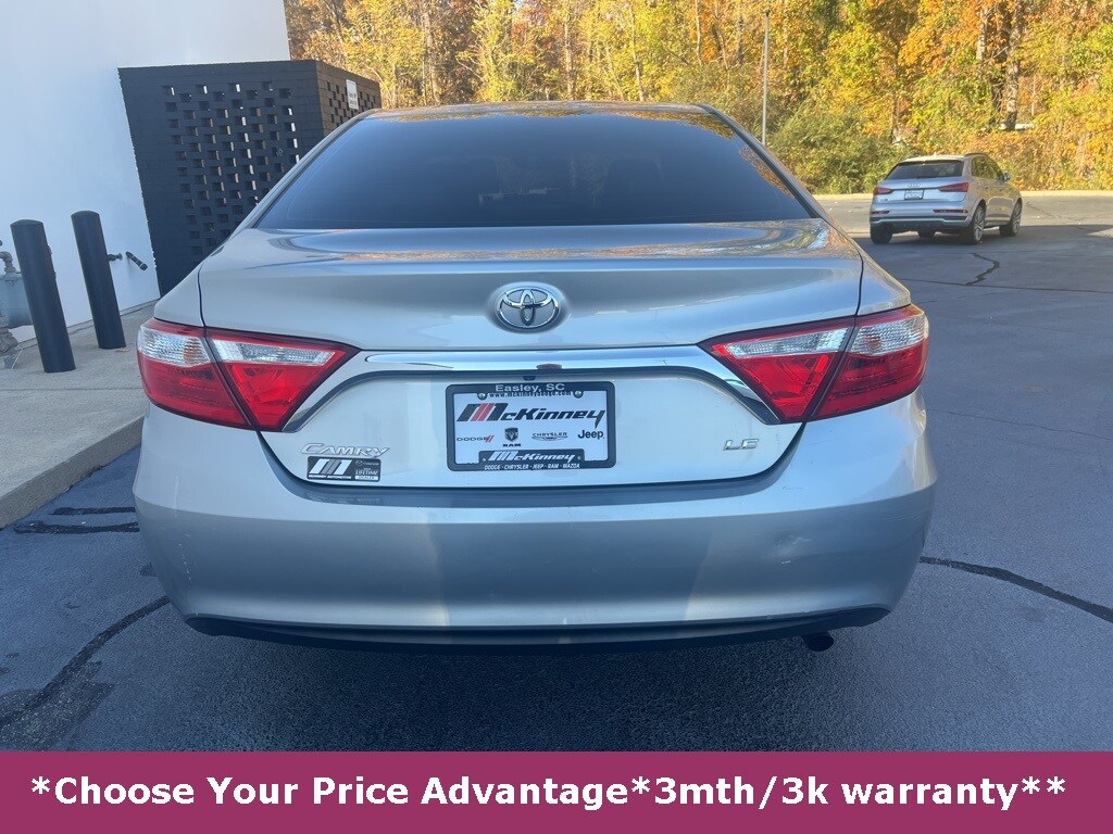 2017 Toyota Camry LE photo 4