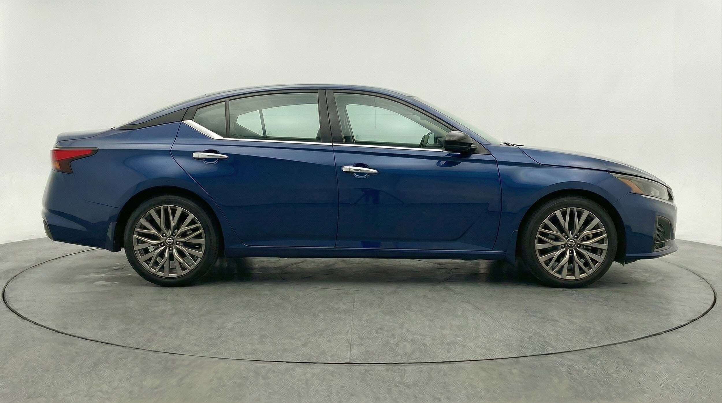 Thumbnail: 2025 Nissan Altima - 8