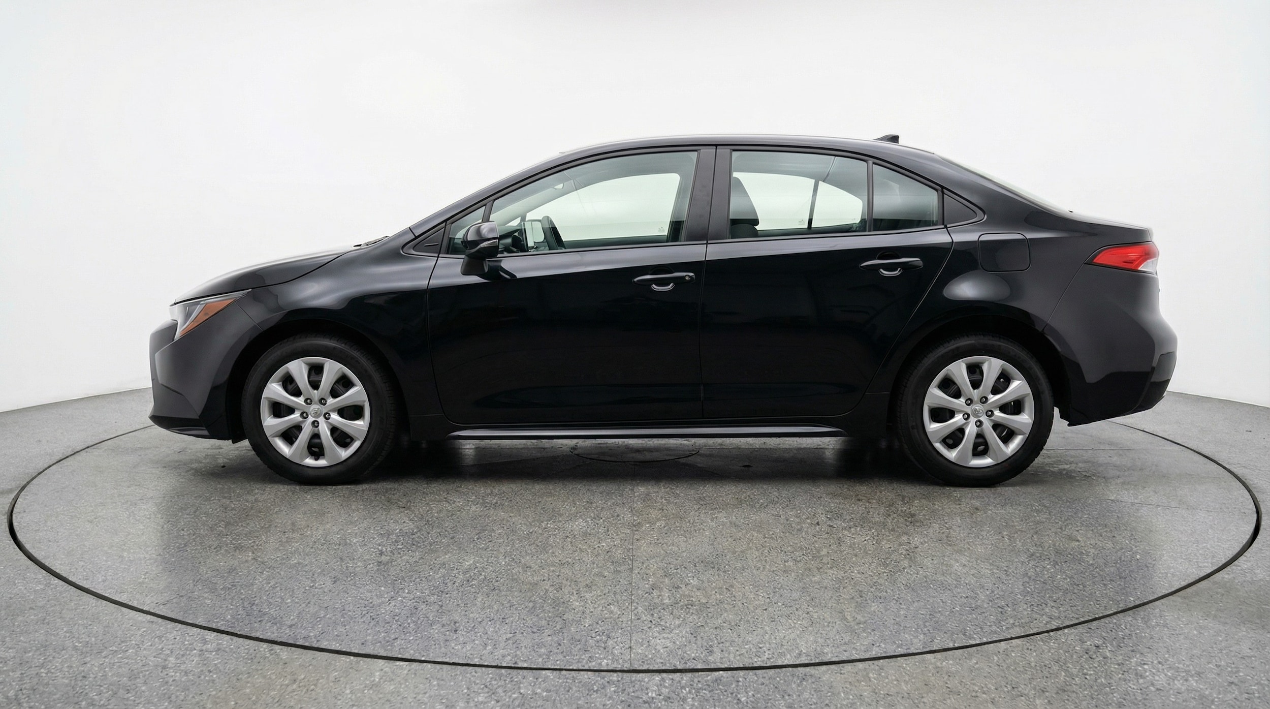 Thumbnail: 2025 Toyota Corolla - 4