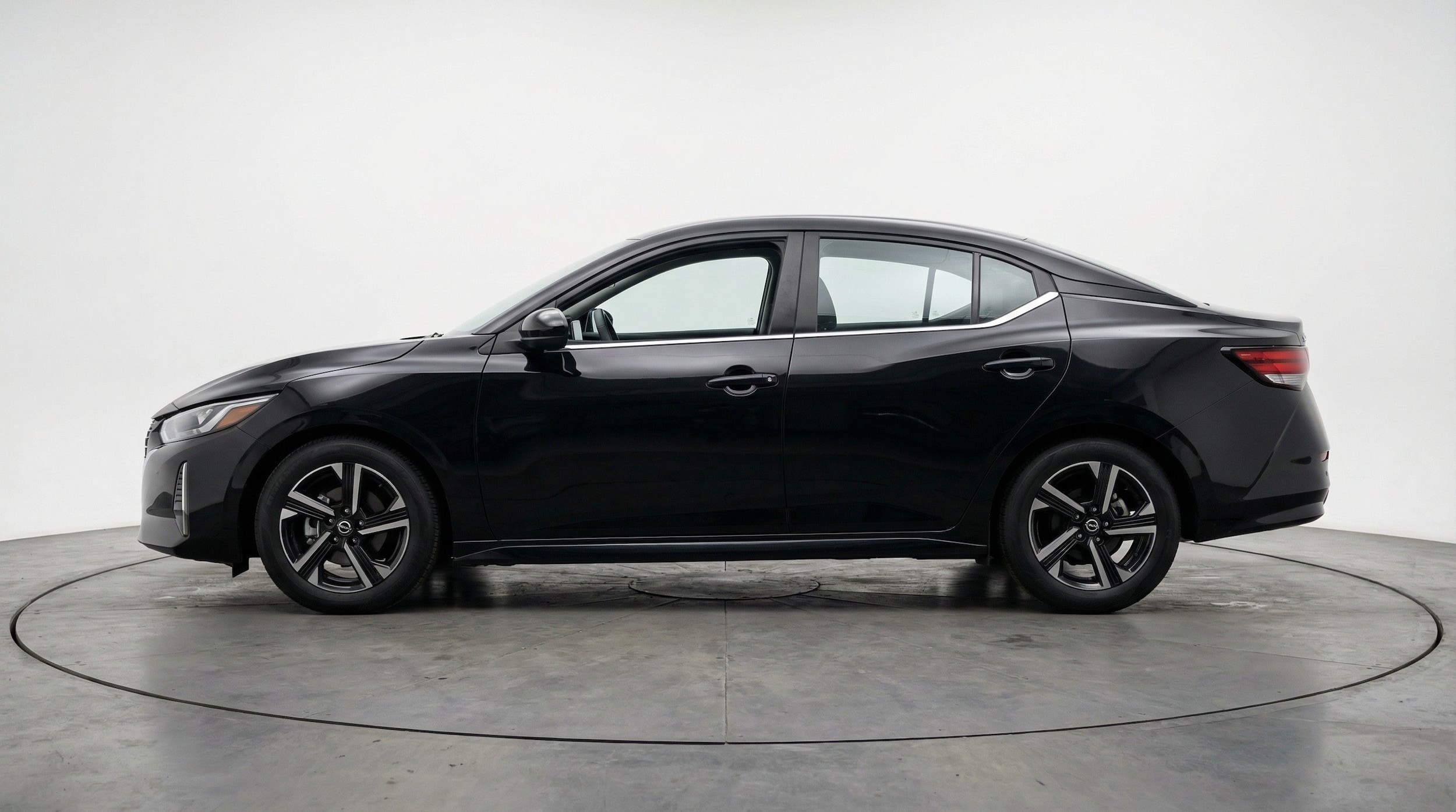 Thumbnail: 2025 Nissan Sentra - 5