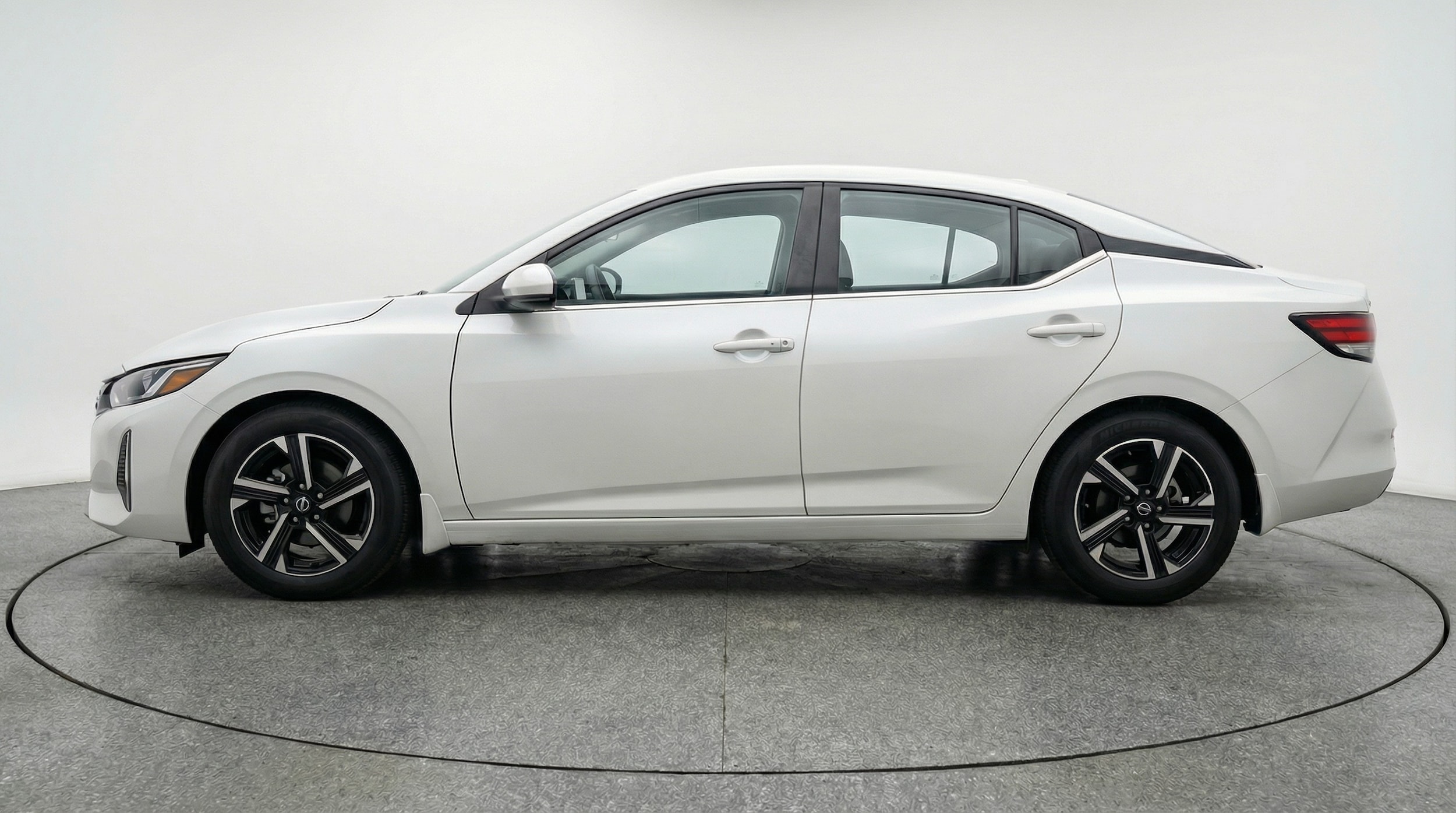 Thumbnail: 2025 Nissan Sentra - 4