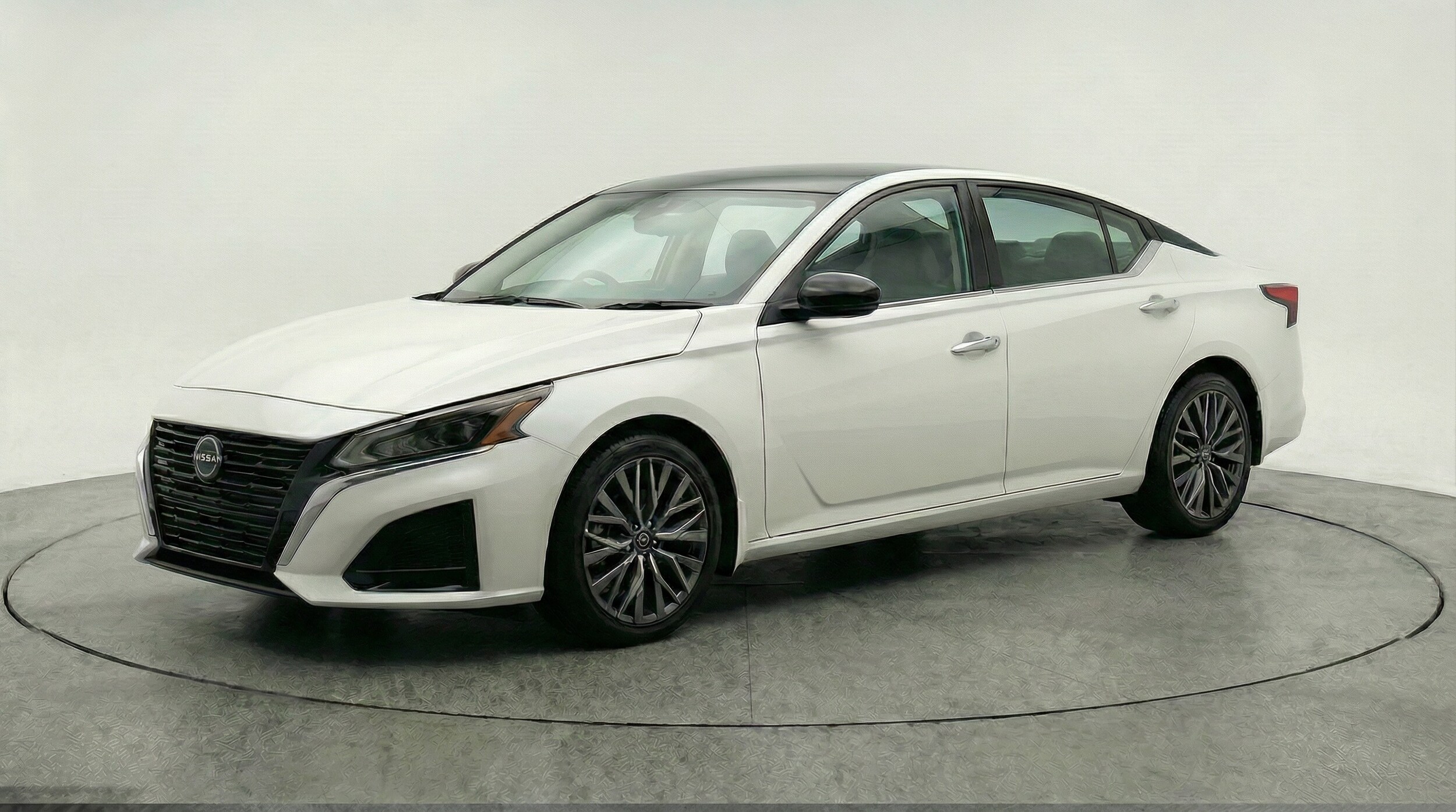 Thumbnail: 2025 Nissan Altima - 3