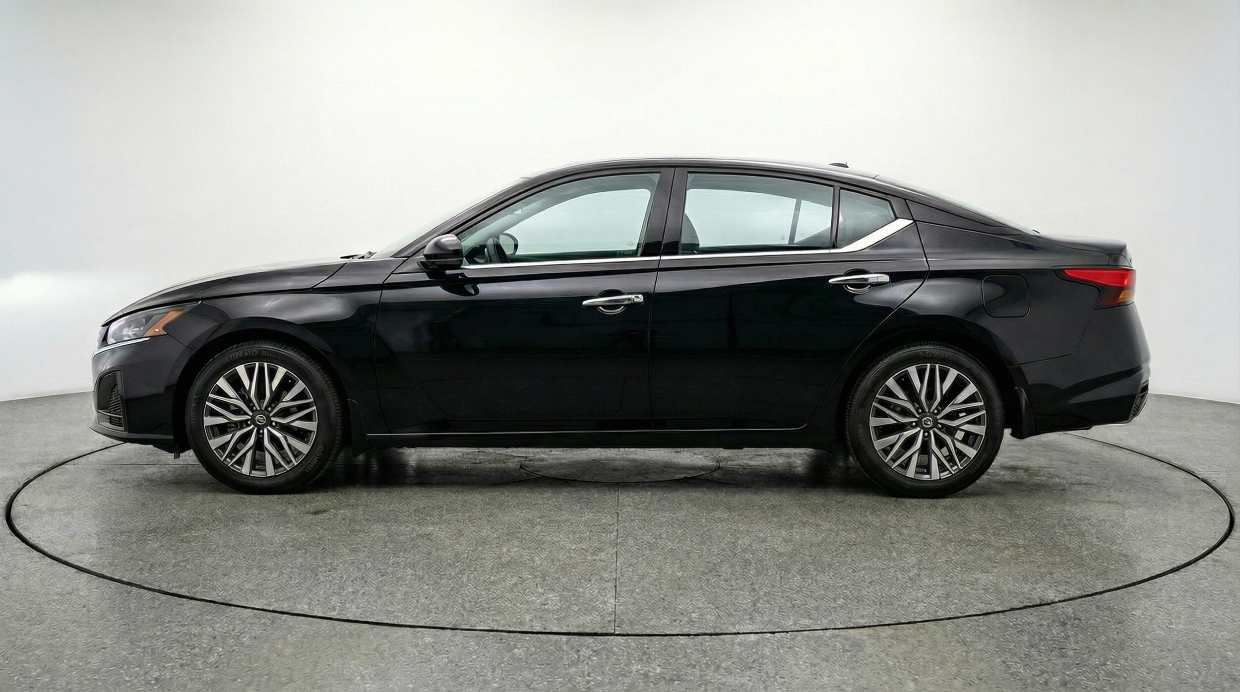 Thumbnail: 2025 Nissan Altima - 4