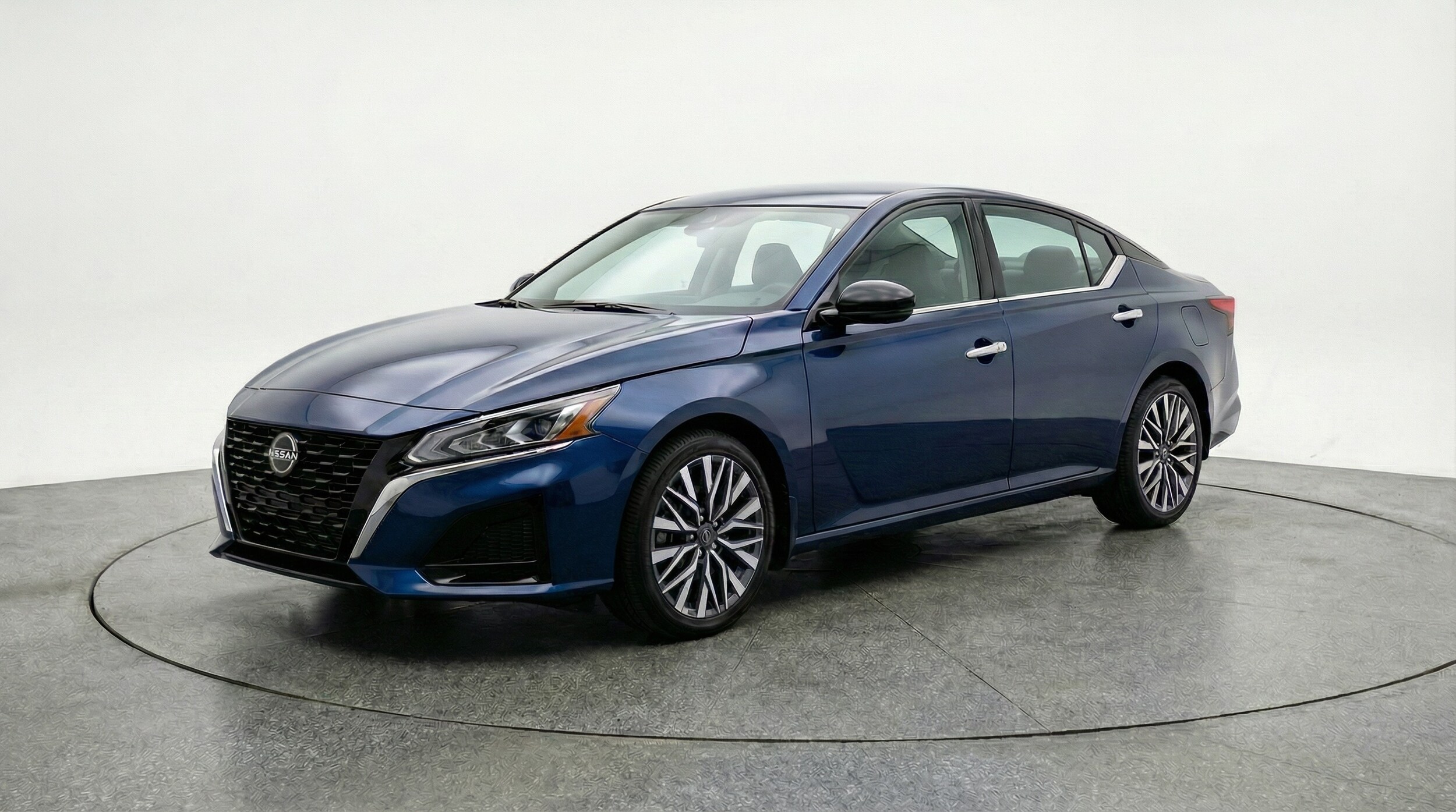 Thumbnail: 2025 Nissan Altima - 3