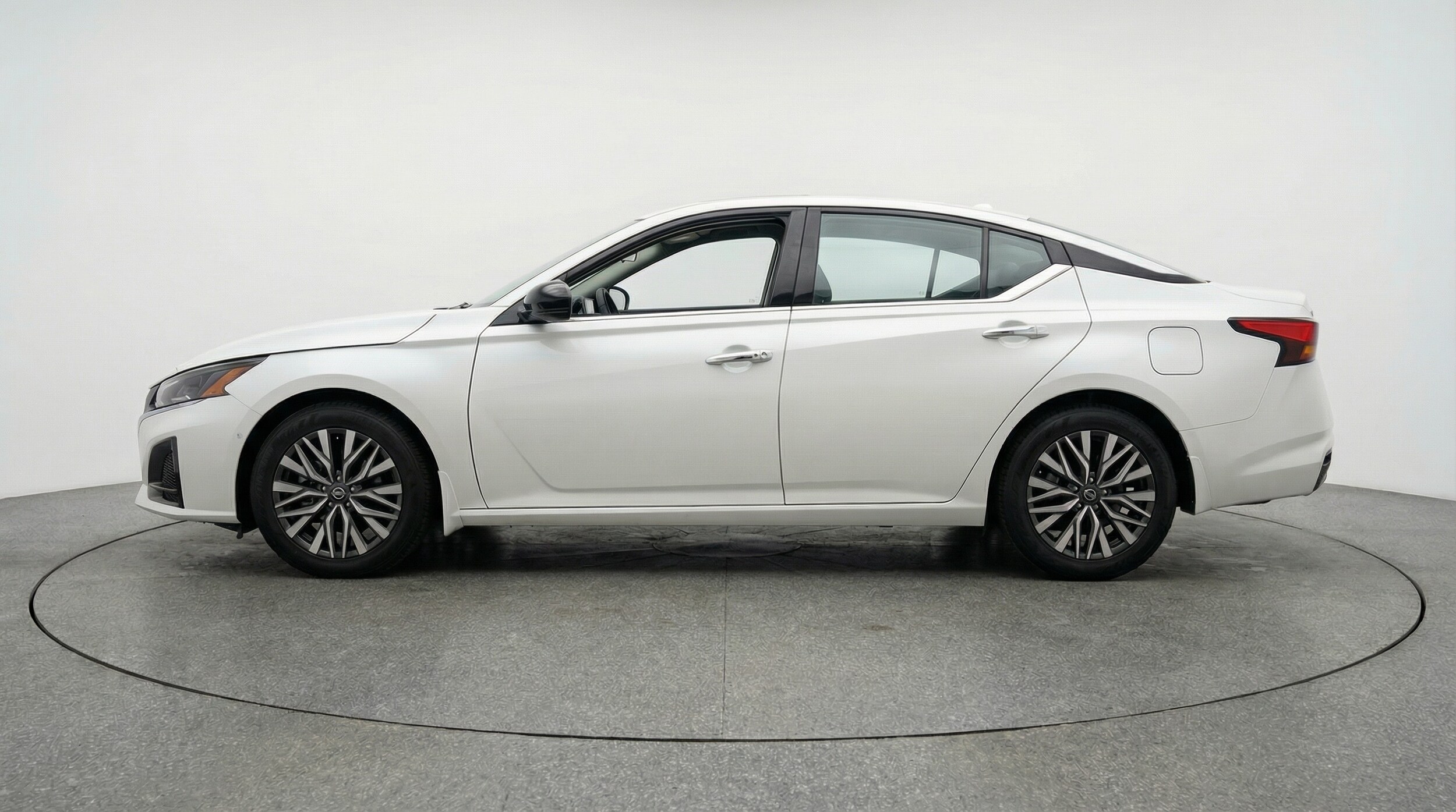 Thumbnail: 2025 Nissan Altima - 4