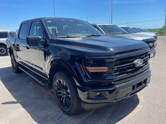 2025 Ford F-150 XLT photo 2