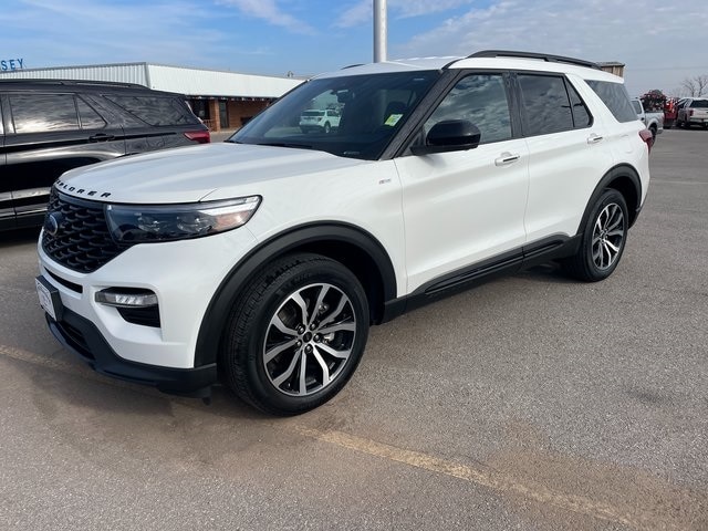2023 Ford Explorer ST-LINE's photo