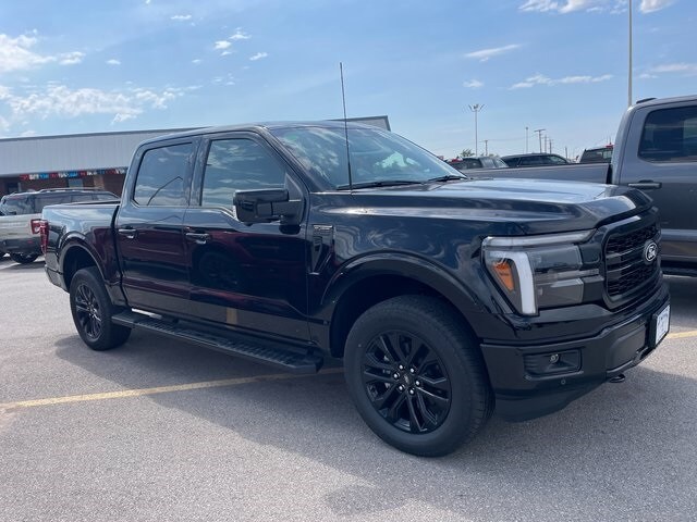 2025 Ford F-150 Lariat photo 2