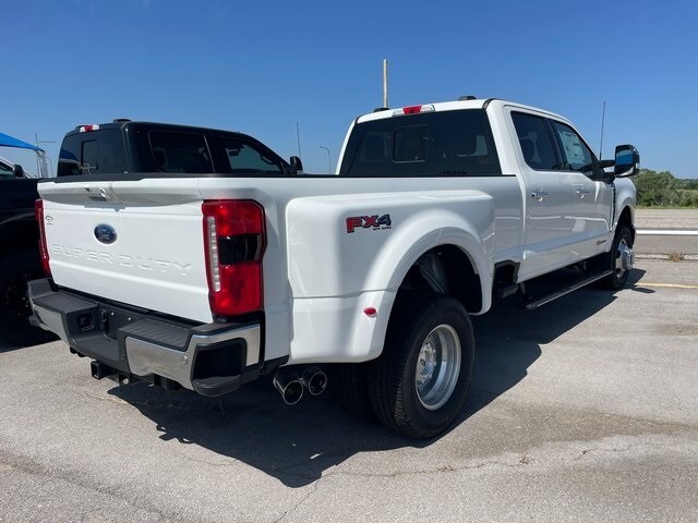 2025 Ford F-350 photo 3