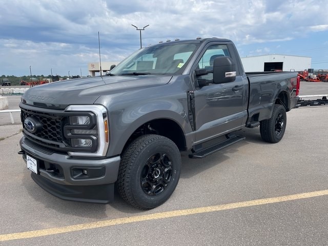 2026 Ford F-350 Super Duty XL's photo