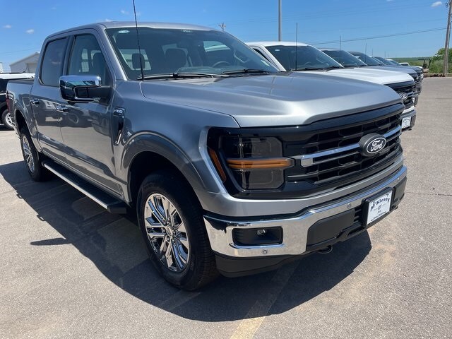 2025 Ford F-150 XLT photo 2
