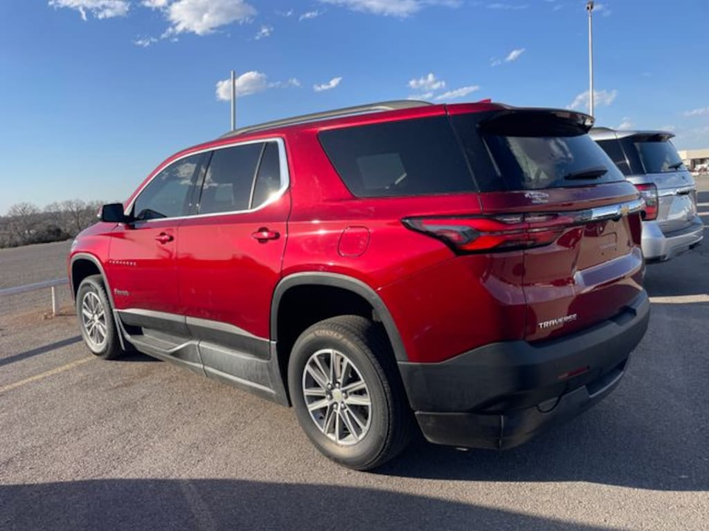 Used 2022 Chevrolet Traverse LT Cloth w/1LT SUV