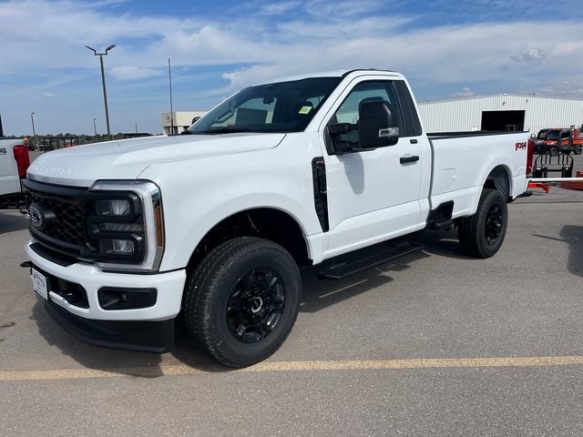 2026 Ford F-350 Super Duty XL's photo