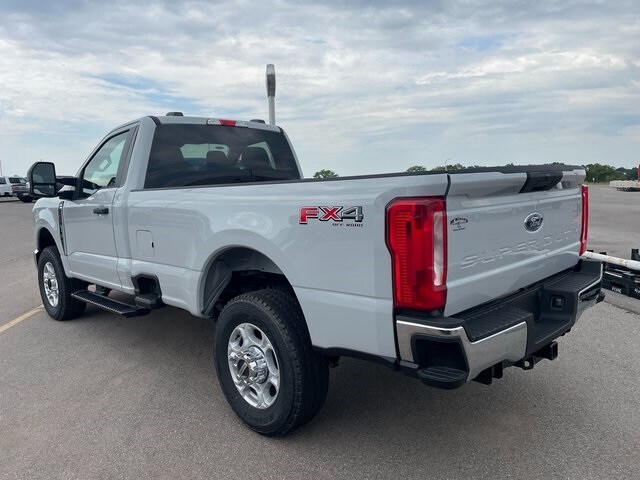 2026 Ford F-350 XLT photo 4