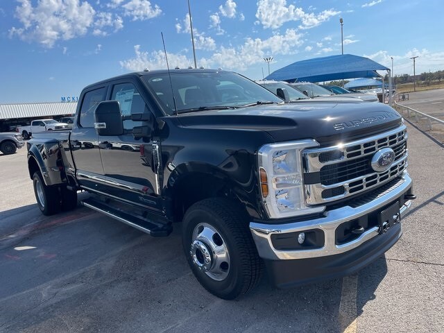 2026 Ford F-350 XLT photo 2