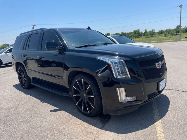 Used 2017 Cadillac Escalade Luxury with VIN 1GYS4BKJ1HR333596 for sale in Clinton, OK