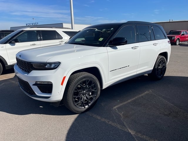 2025 Jeep Grand Cherokee Summit's photo