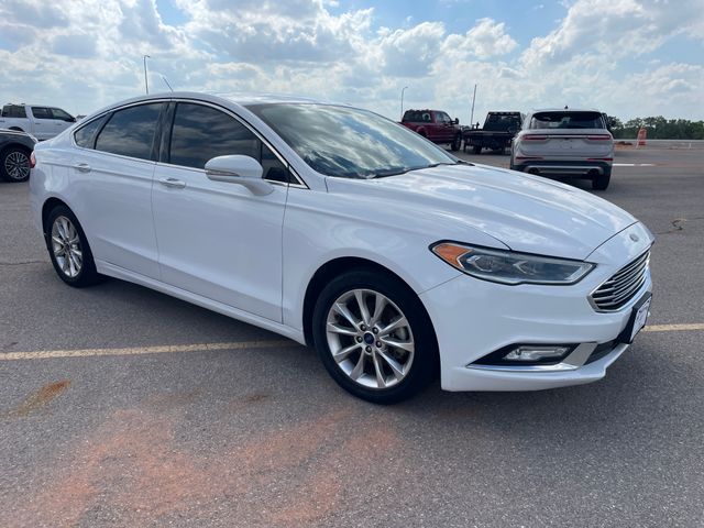 Used 2017 Ford Fusion SE with VIN 3FA6P0HD8HR115542 for sale in Clinton, OK