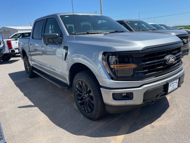 2025 Ford F-150 XLT photo 2