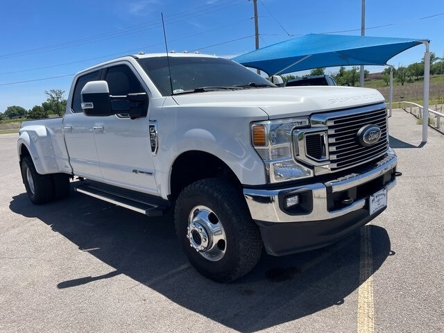 2022 Ford F-350 Lariat photo 2