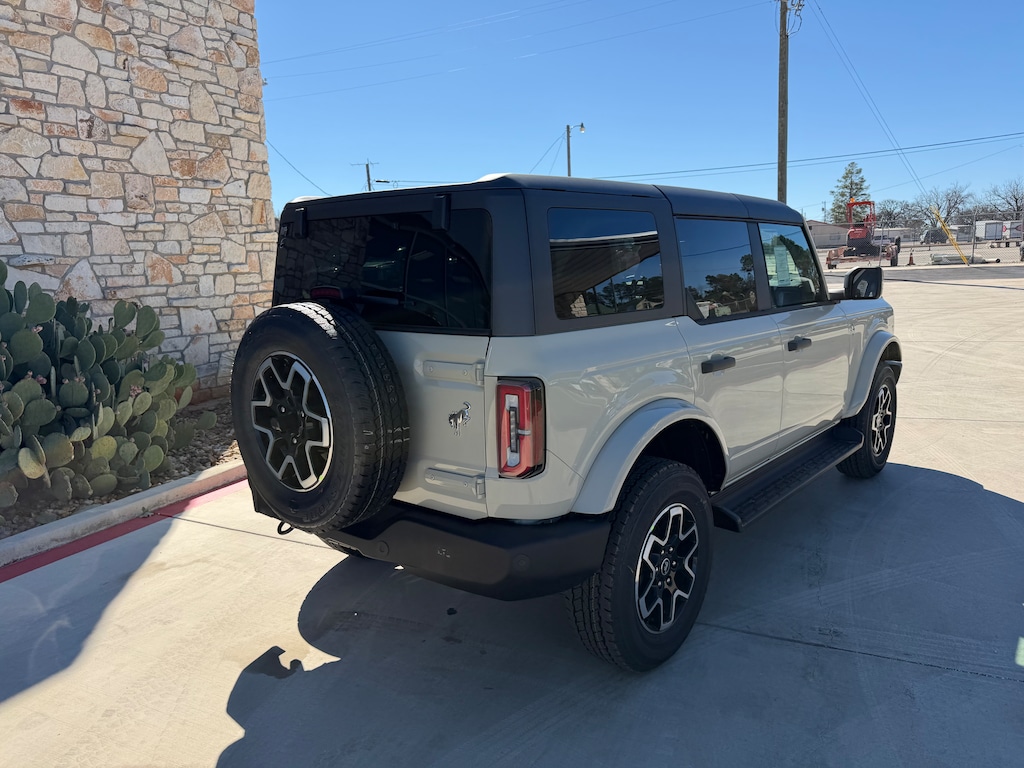 New 2026 Ford Bronco Outer Banks SUV