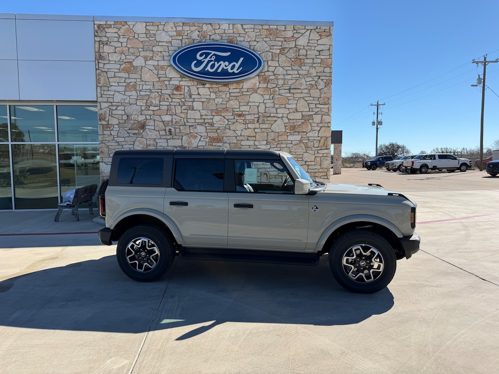 New 2026 Ford Bronco Outer Banks SUV