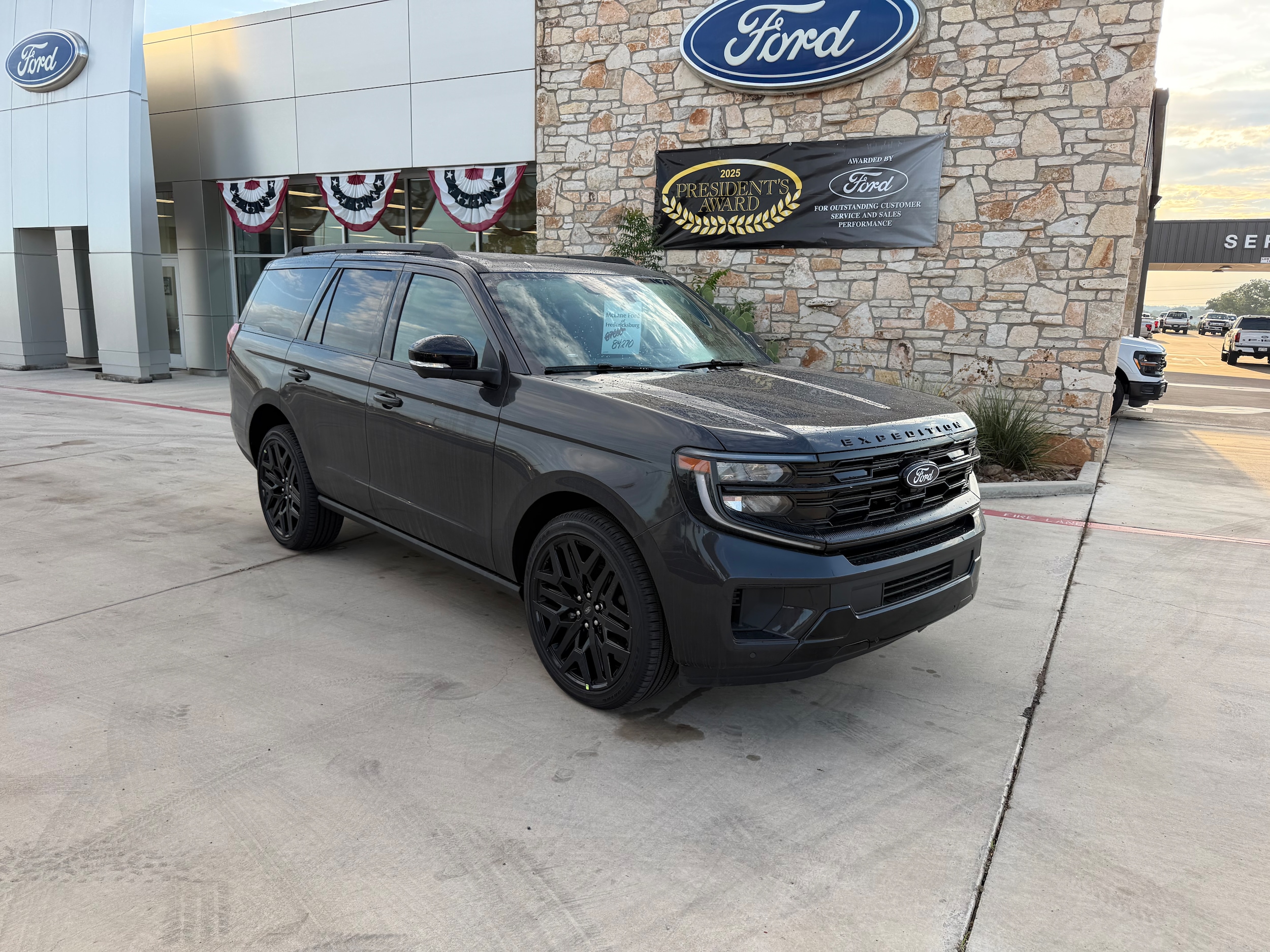 New 2027 Ford Expedition Platinum