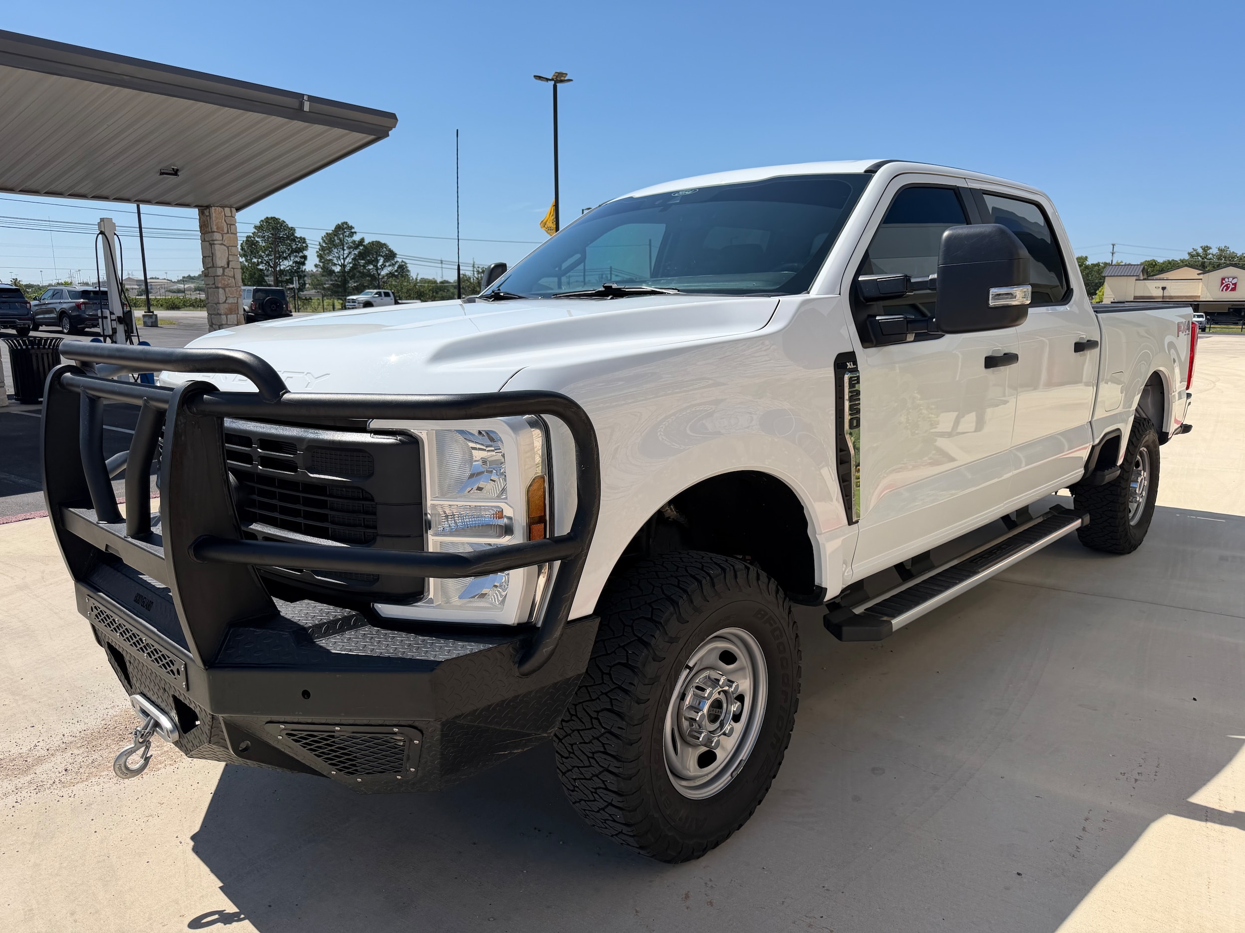 2025 Ford F-250 XL 4x4 Crew Cab 6-3/4' Box's photo