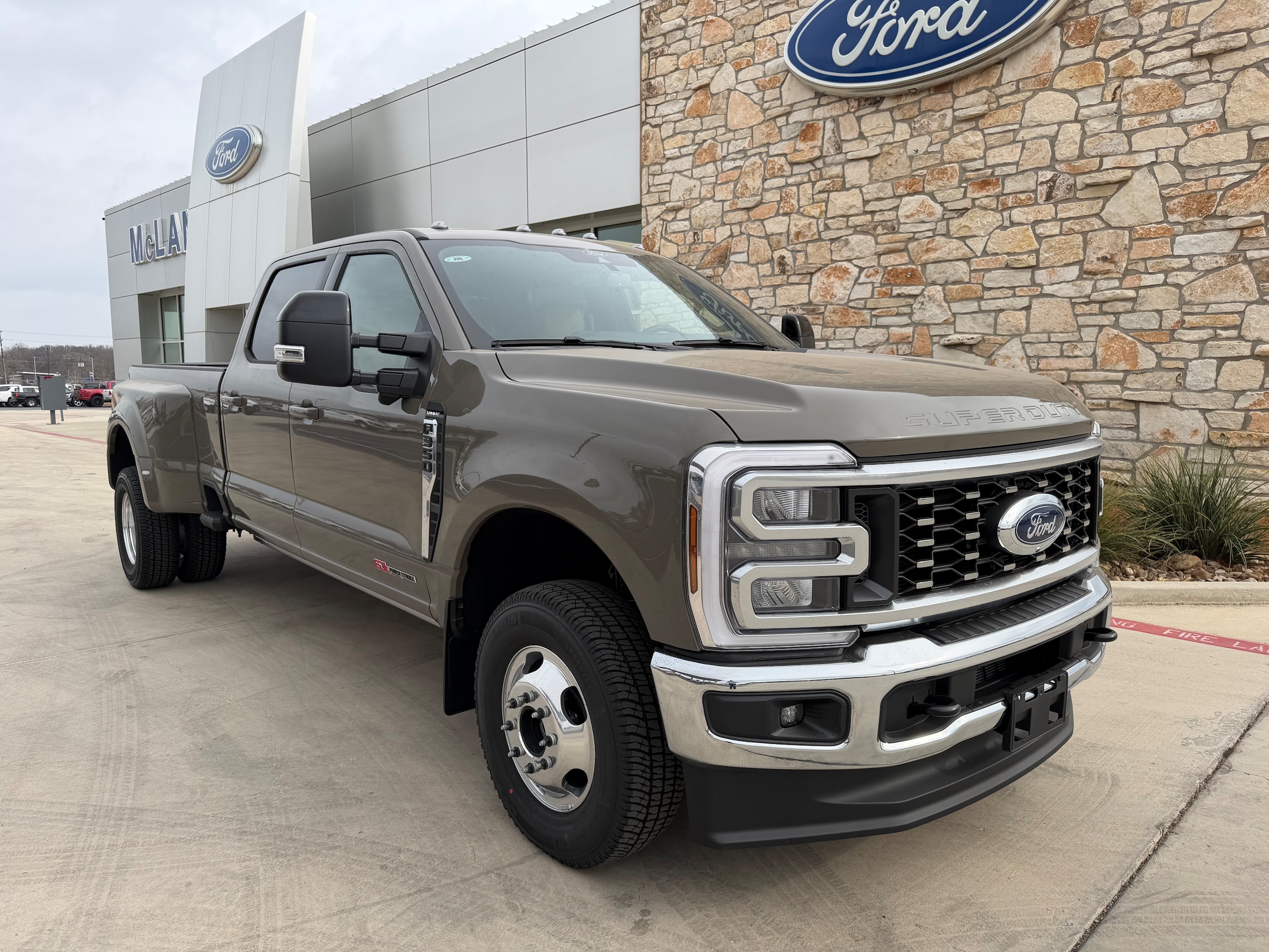 2026 Ford F-350 Super Duty Lariat's photo