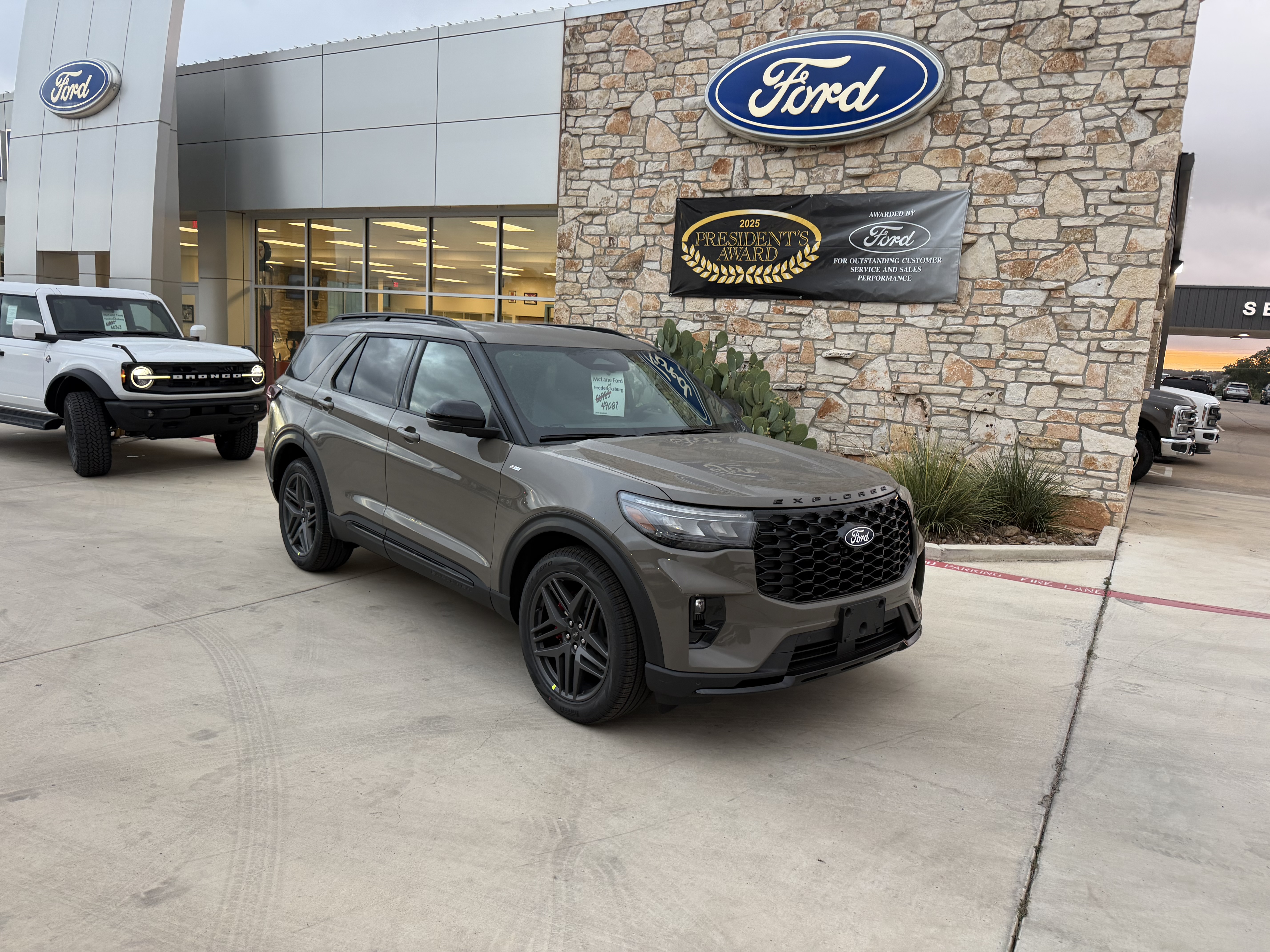2027 Ford Explorer ST-LINE