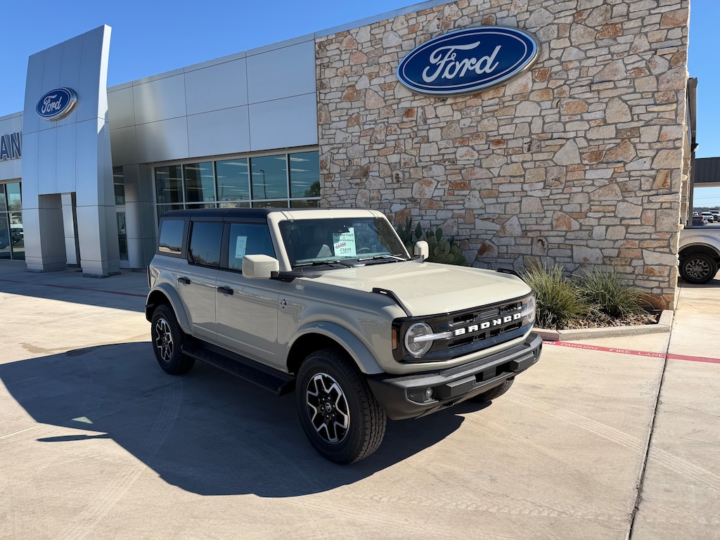 New 2026 Ford Bronco Outer Banks SUV