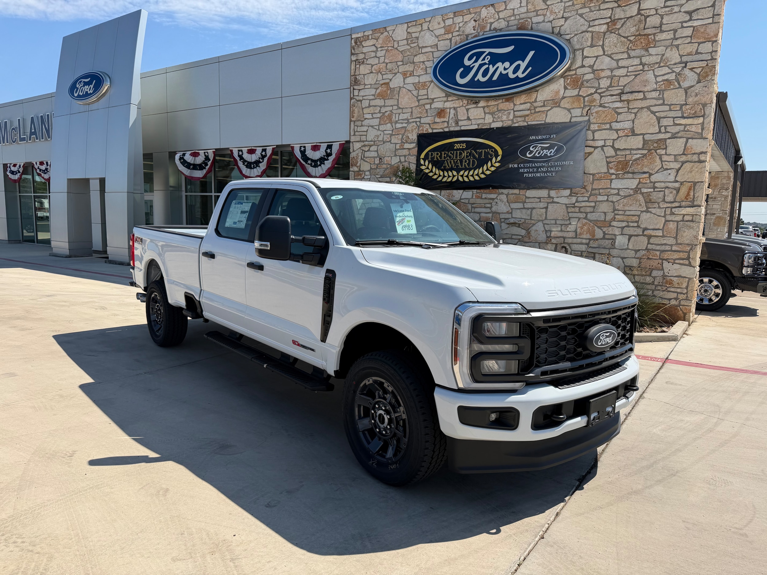 New 2027 Ford F-Series Sd F250 4X4 Crew/C