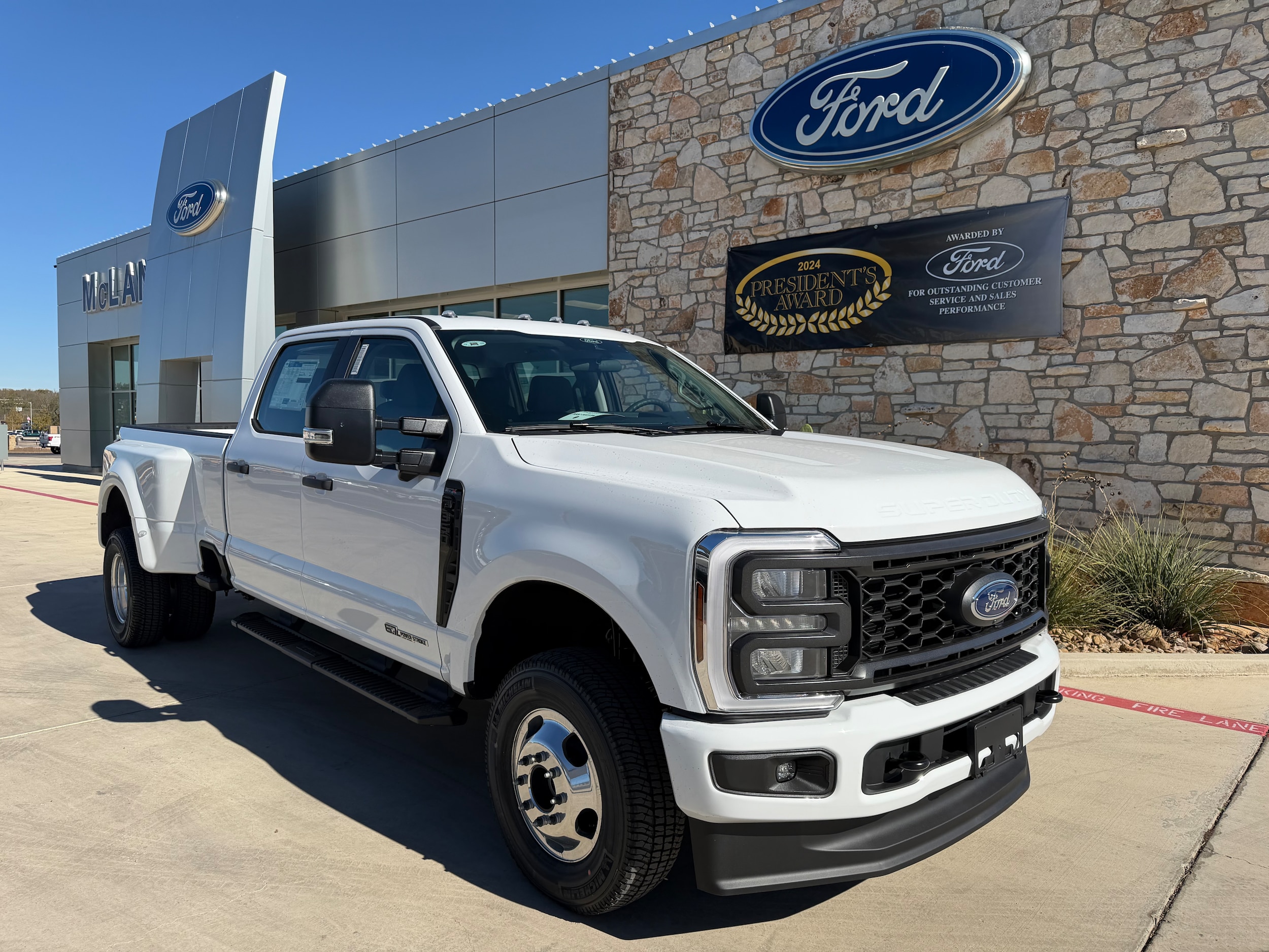 2026 Ford F-350 Super Duty XL's photo