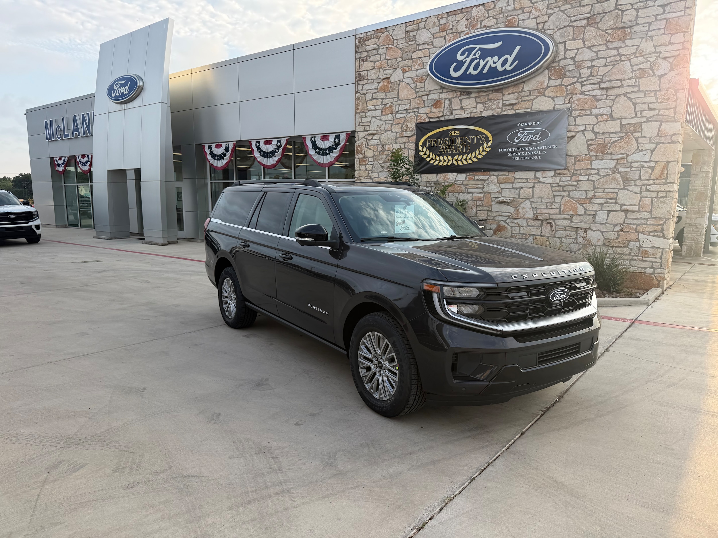 New 2027 Ford Expedition MAX Platinum