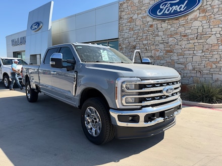 2026 Ford Super Duty F-350&reg; Lariat&reg; TRUCK
