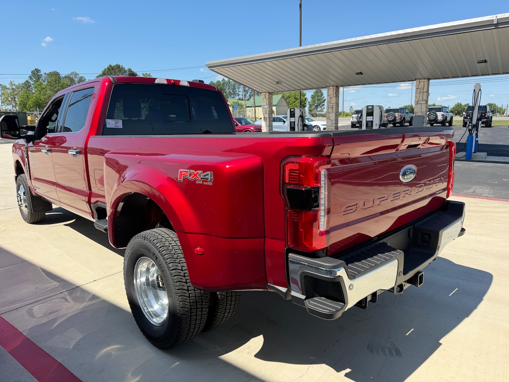 New 2026 Ford Super Duty F-350® Lariat® TRUCK
