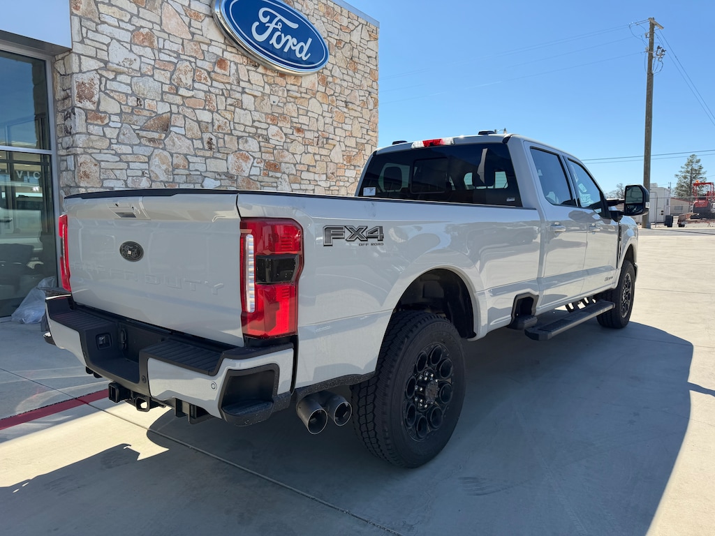 New 2026 Ford Super Duty F-350 Lariat TRUCK