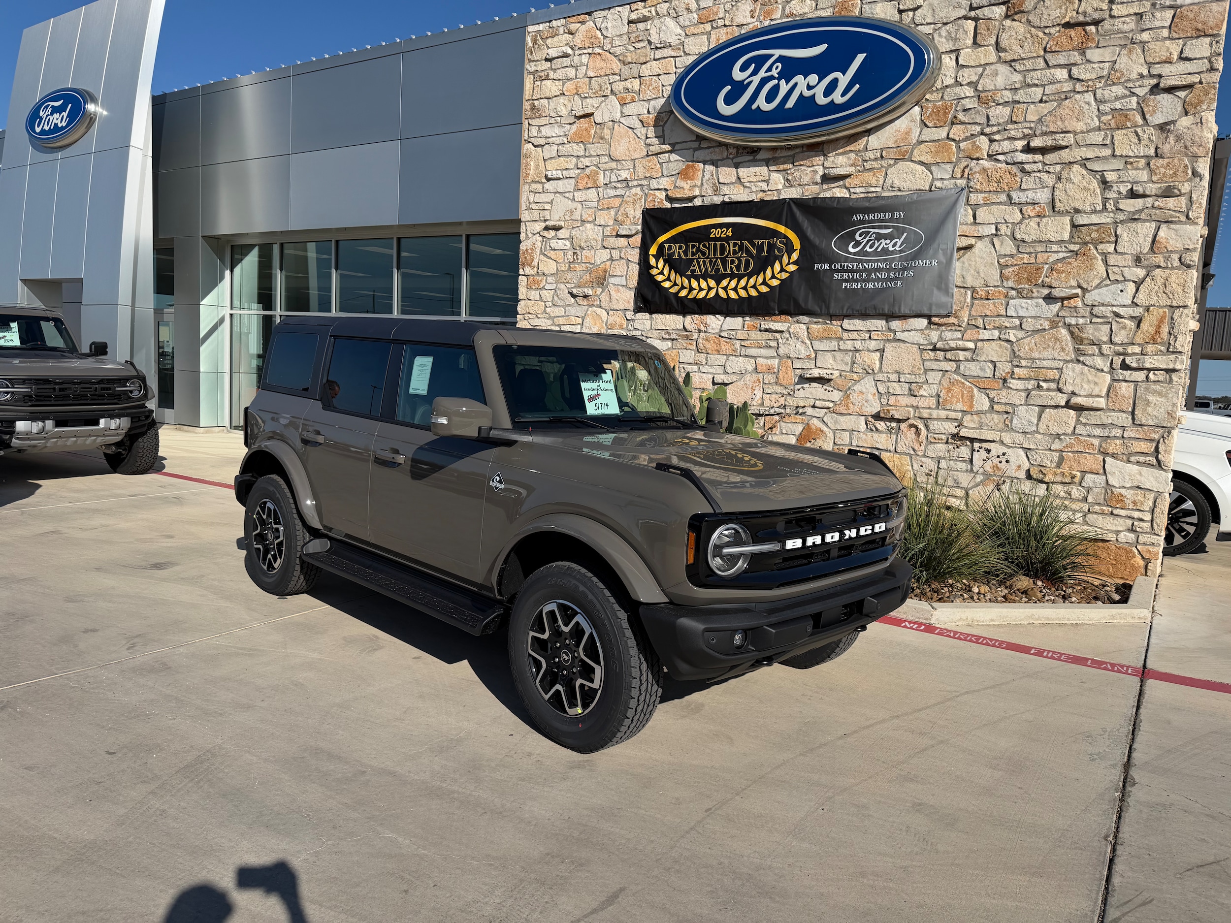 2025 Ford Bronco 4-Door Outer Banks's photo