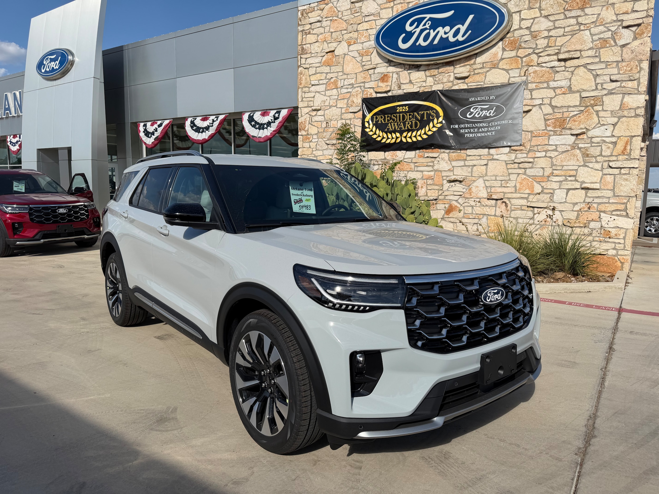New 2027 Ford Explorer Platinum