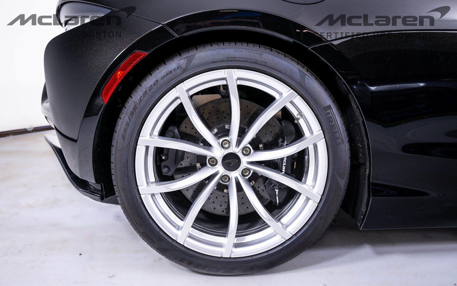 2025 McLaren Artura Performance - Photo 17