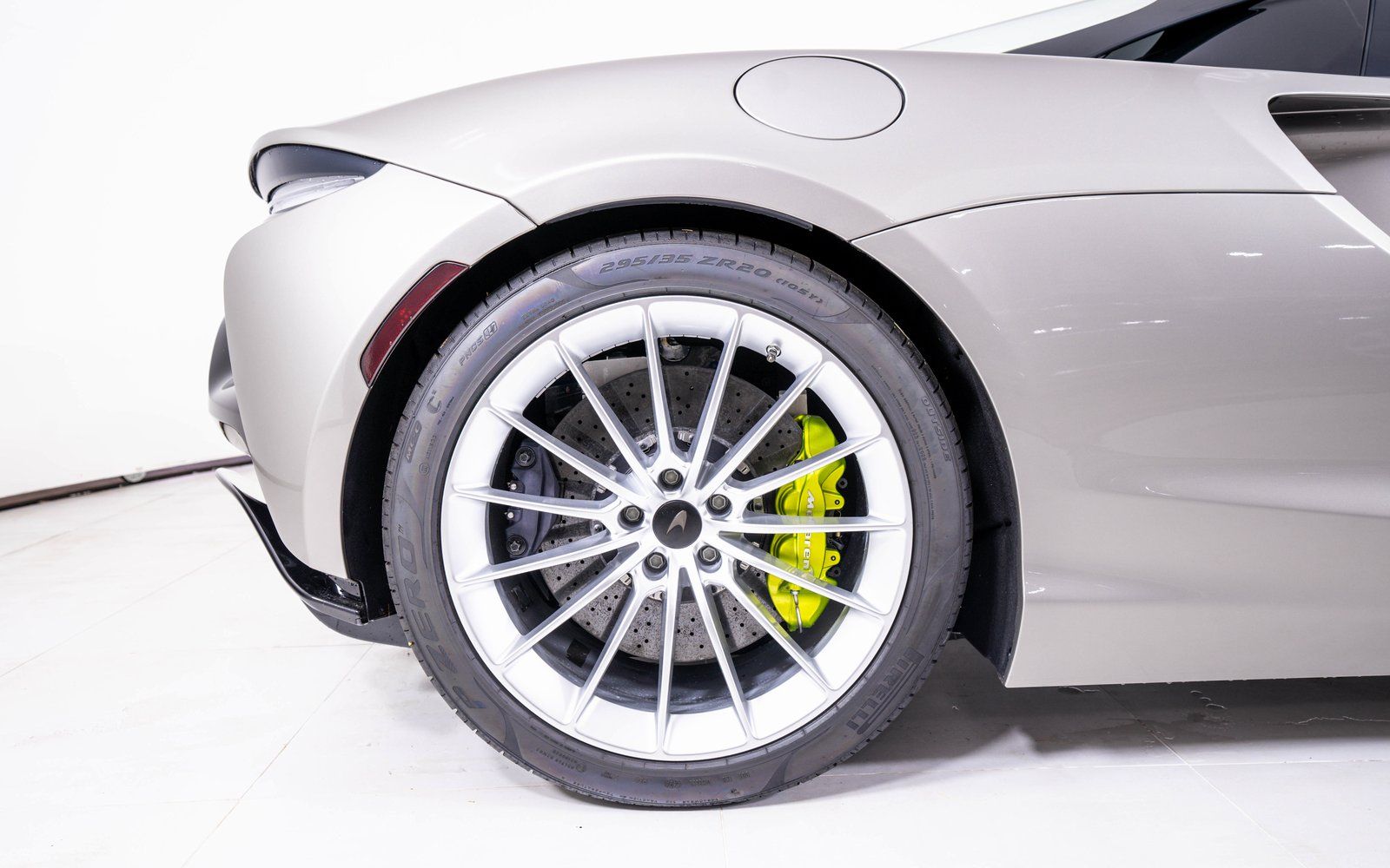 2025 McLaren Artura Vision - Photo 17